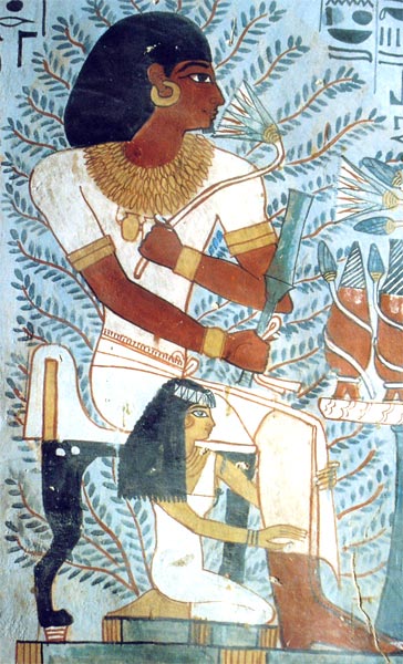 上图：古埃及第十八王朝阿蒙霍特普二世（Amenhotep II，主前1439-1413年）的贵族Sennefer穿戴的西麻衣和金链。