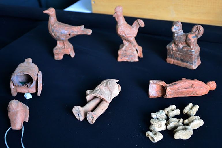 上图：土耳其西北部古希腊罗马沿海城市Parion出土的儿童玩具。不管是「先知讲道之能」、「说方言之能」、还是「知识」，在永恒里都像这些儿童玩具，只有「爱是永不止息」（林前十三8）。